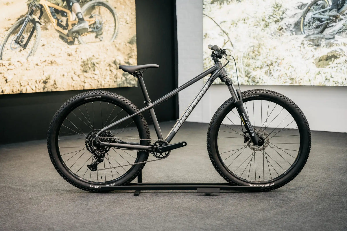 NUKEPROOF TRACKER SPORT